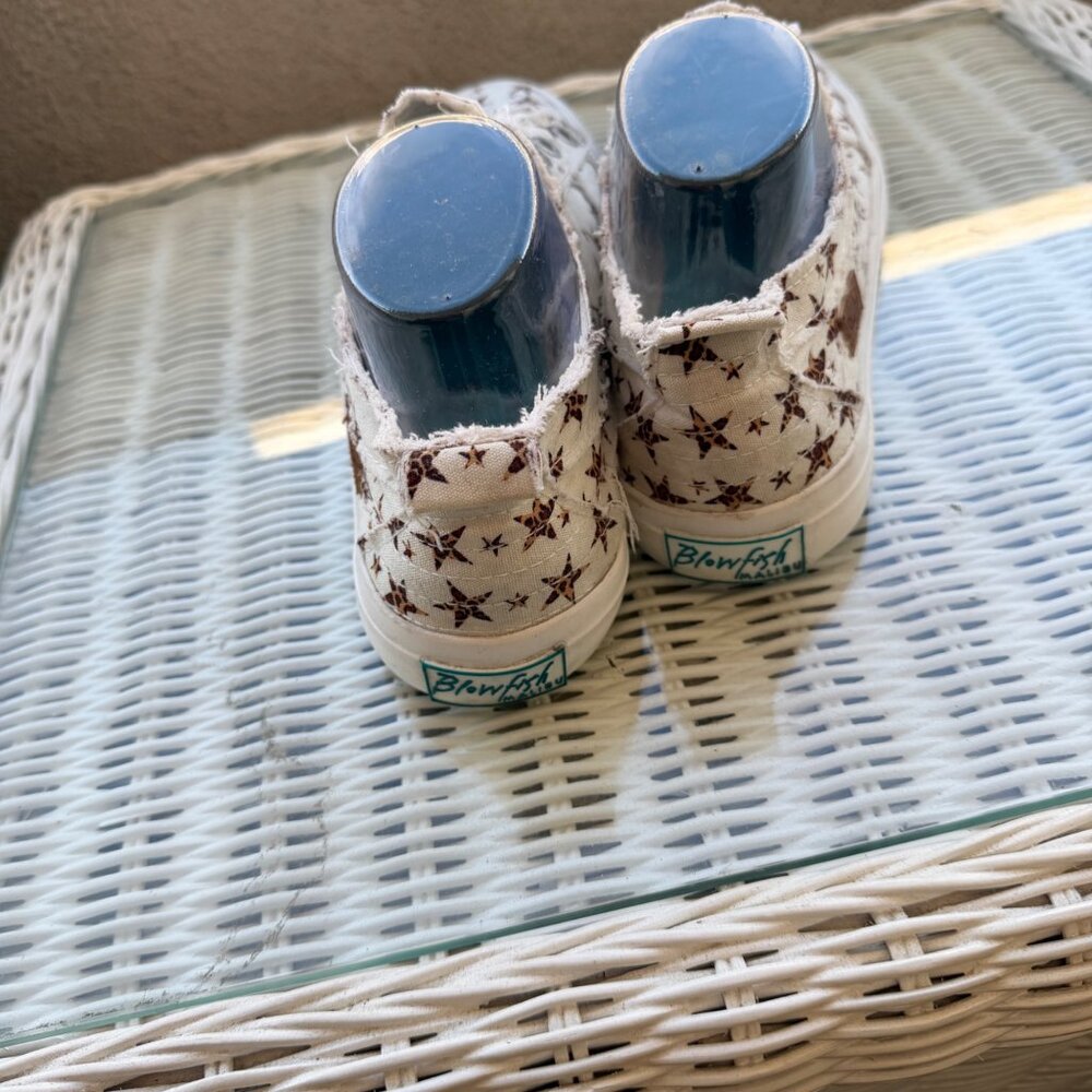 Blowfish Malibu Womens Star Print Sneakers Size 9.5 Casual Canvas Slip-On Shoes - Picture 5 of 7
